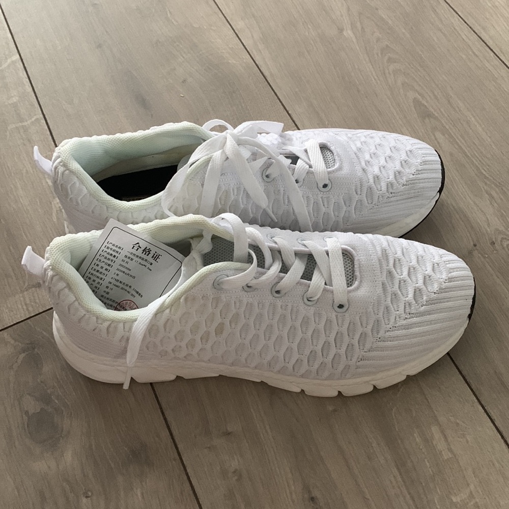 Shoes - Picture 3 of 4